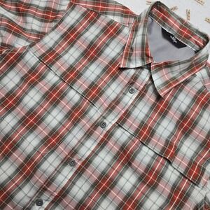 Wrangler Mens Plaid Short Sleeve Shirt Red Gray Size M Casual‎ Outdoorwear